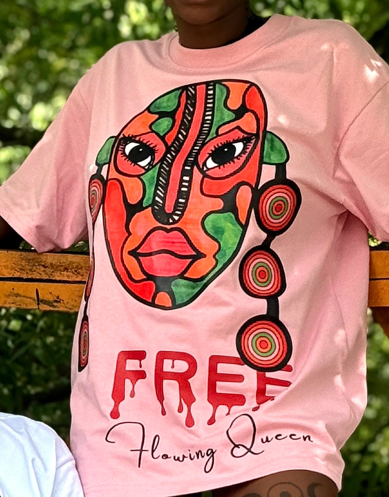 Free Flowing Queen T-Shirt - Pink